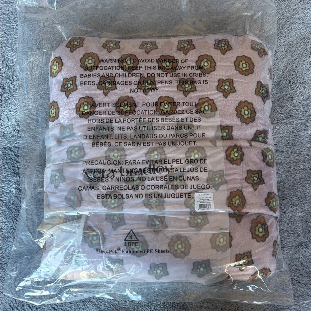 Vera Bradley Plush TravelBlanket in Fleece in Mini Flower Dot Lavender Frost NWT